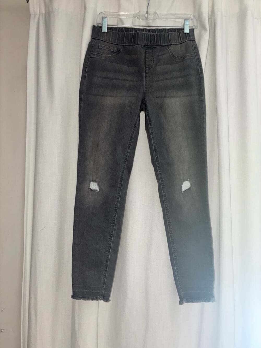 Justice Girls Size 16 Grey Wash Distressed Pull-On Jeggings